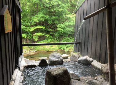 温泉宿で和家具を堪能