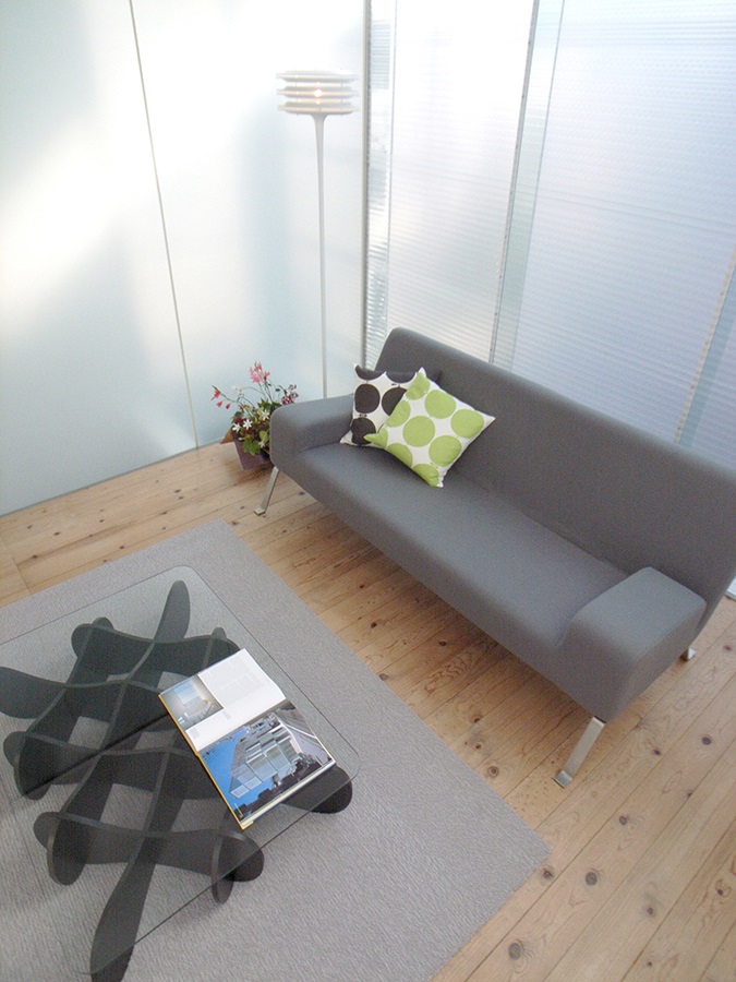 E&Y SHOWROOM/STUDIO