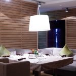 上品さとくつろぎを両立する高級ダイニングソファ1