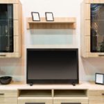 画面のインチと奥行きを考慮したテレビボードのサイズ選び