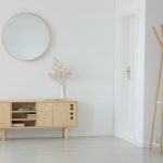 アイデア次第で狭い部屋でもしっかり収納！薄型収納家具の魅力1