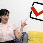 ポイントを示す女性